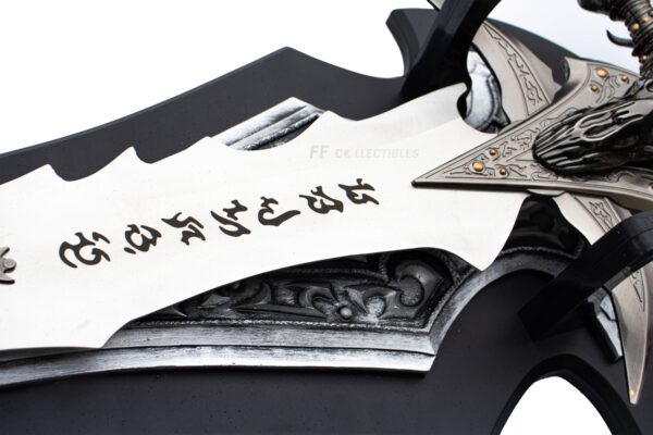 WORLD OF WARCRAFT - LICH KING FROSTMOURNE SWORD REPLICA (with FREE WALL PLAQUE) - Image 10