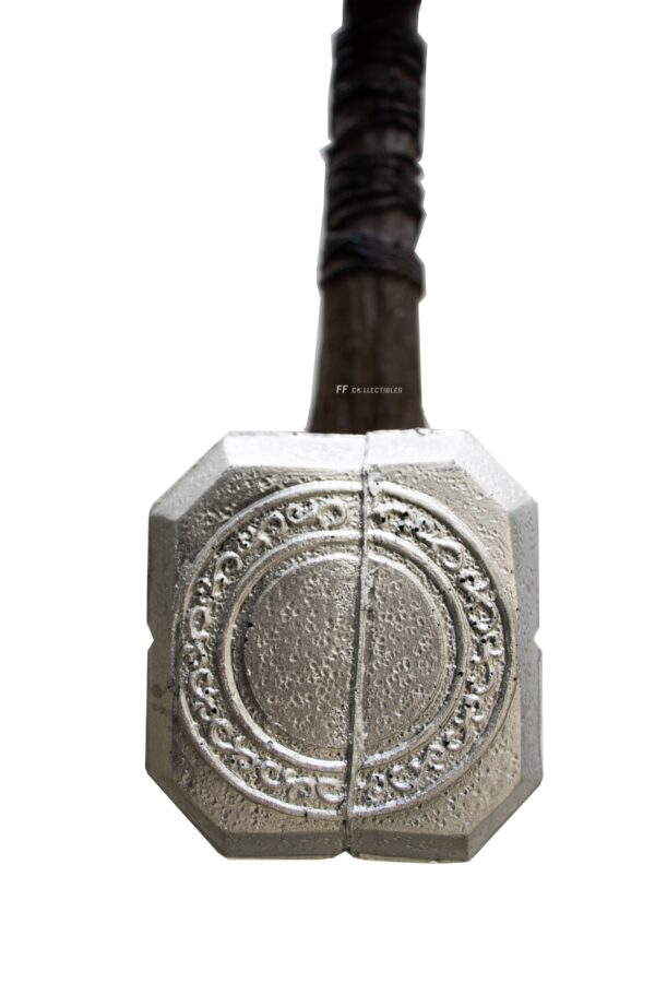 MARVEL'S AVENGERS - STORMBREAKER FOAM 4:5 REPLICA (72CM) - Image 4