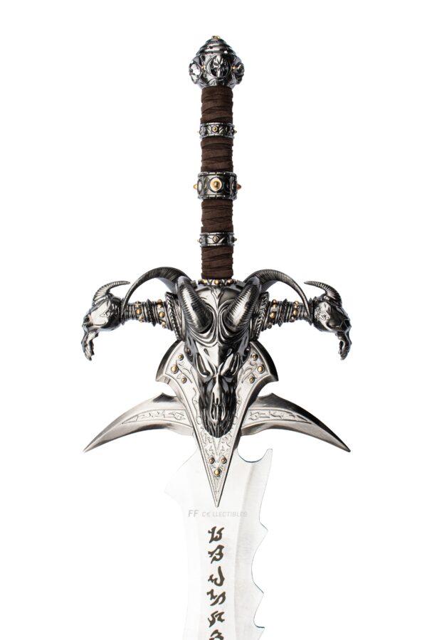 WORLD OF WARCRAFT - LICH KING FROSTMOURNE SWORD REPLICA (with FREE WALL PLAQUE) - Image 4