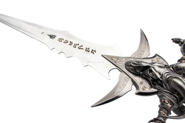 WORLD OF WARCRAFT - LICH KING FROSTMOURNE SWORD REPLICA (with FREE WALL PLAQUE) - Image 6