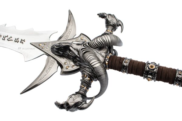 WORLD OF WARCRAFT - LICH KING FROSTMOURNE SWORD REPLICA (with FREE WALL PLAQUE) - Image 7
