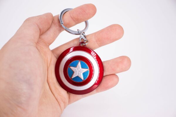 MARVEL’S AVENGERS – CAPTAIN AMERICA’S SHIELD KEYCHAIN - Image 4