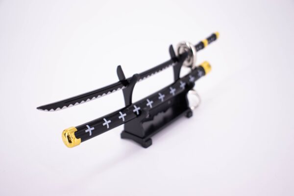 ONE PIECE – TRAFALGAR LAW’S KIKOKU SWORD KEYCHAIN - Image 3