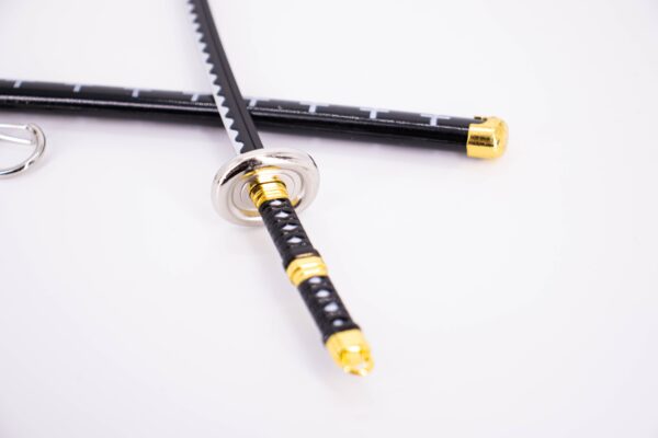 ONE PIECE – TRAFALGAR LAW’S KIKOKU SWORD KEYCHAIN - Image 5