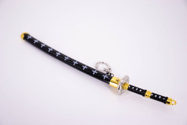 ONE PIECE – TRAFALGAR LAW’S KIKOKU SWORD KEYCHAIN - Image 7
