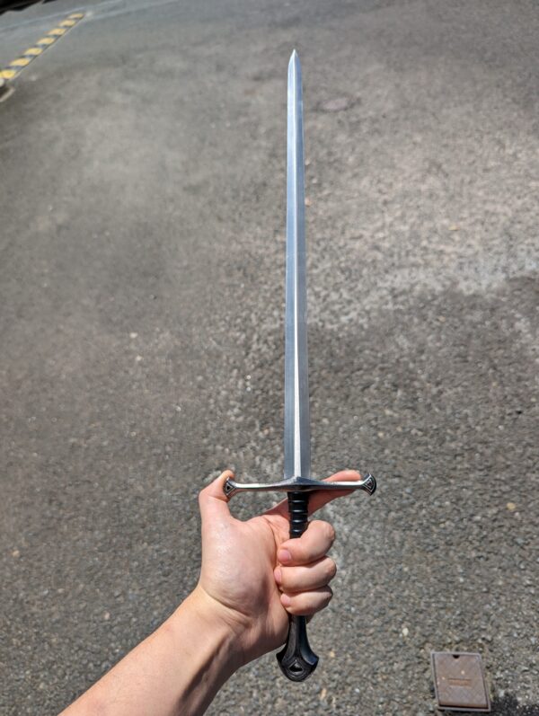 LORD OF THE RINGS – ANDURIL SHORT SWORD - Image 4