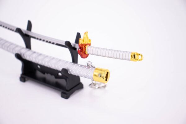 DEMON SLAYER – TANJIRO KAMADO’S FINAL NICHIRIN SWORD KEYCHAIN - Image 2