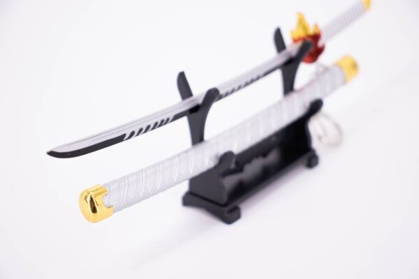 DEMON SLAYER – TANJIRO KAMADO’S FINAL NICHIRIN SWORD KEYCHAIN - Image 3