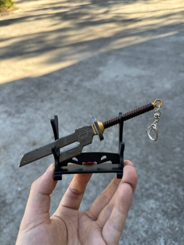 JUJUTSU KAISEN – INVERTED SPEAR OF HEAVEN KEYCHAIN - Image 6
