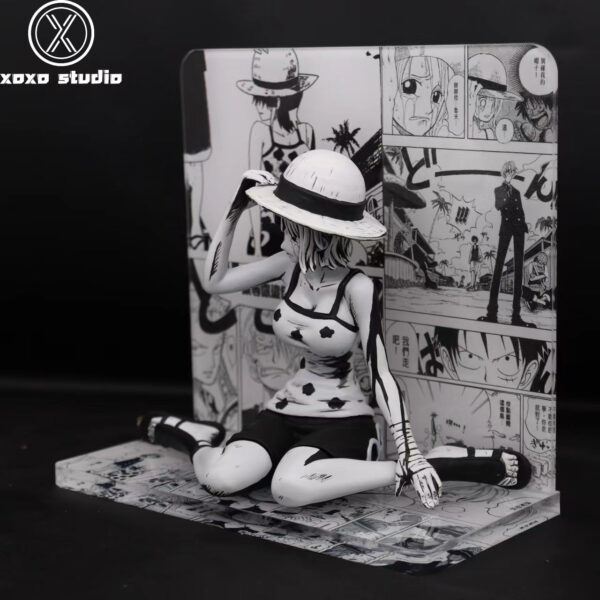 XOXO STUDIO – ONE PIECE: BLACK AND WHITE MANGA SERIES, NAMI [IN STOCK] - Image 4